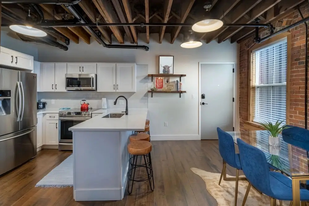 Contemporary Nashville at The 1865
