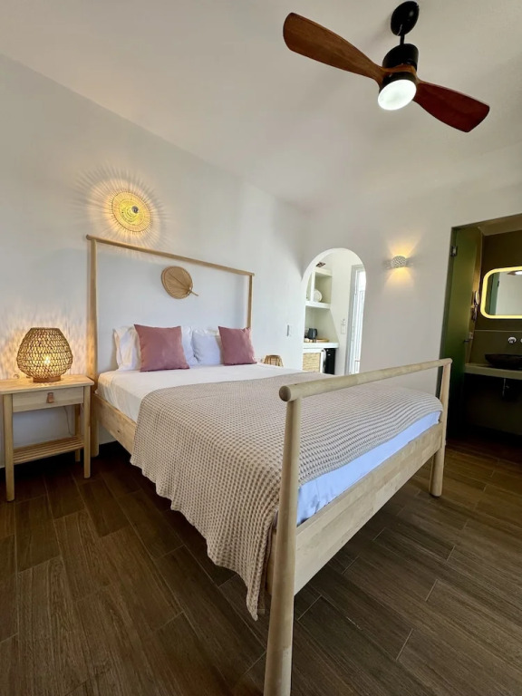 Sunshine Bay Suites