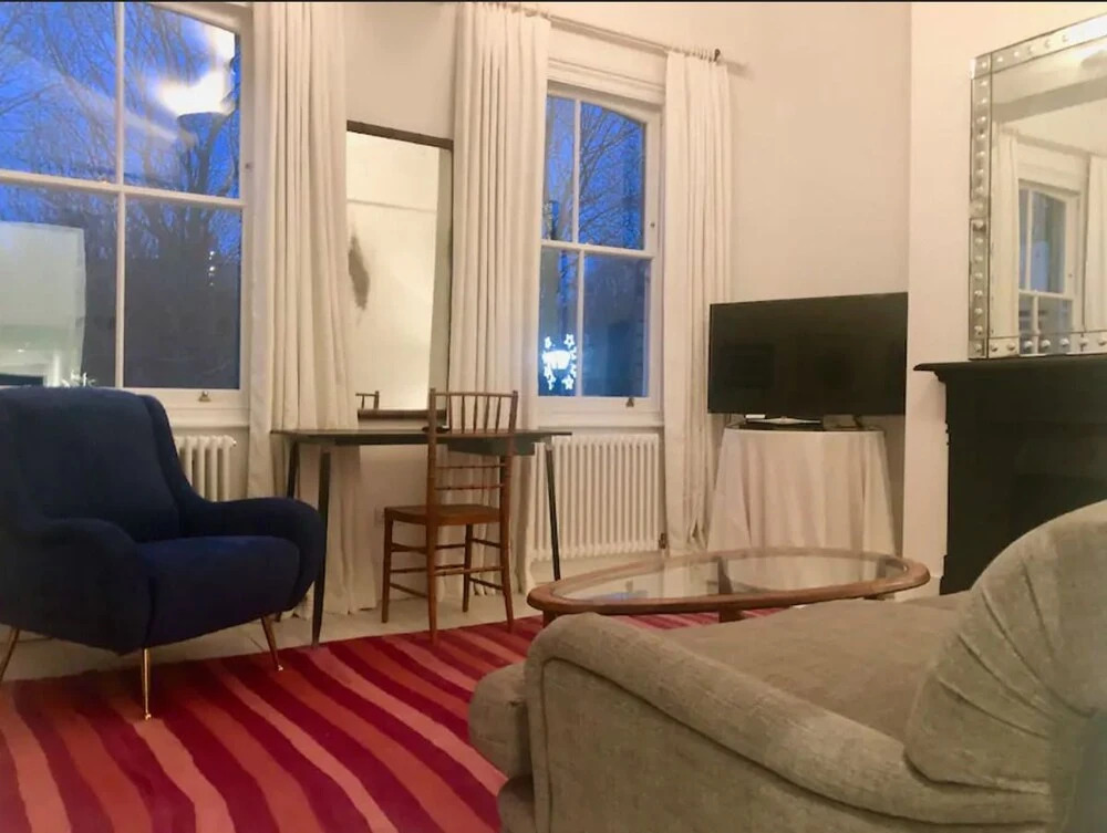 2 Bedroom Apartment Near Shoreditch With Terrace