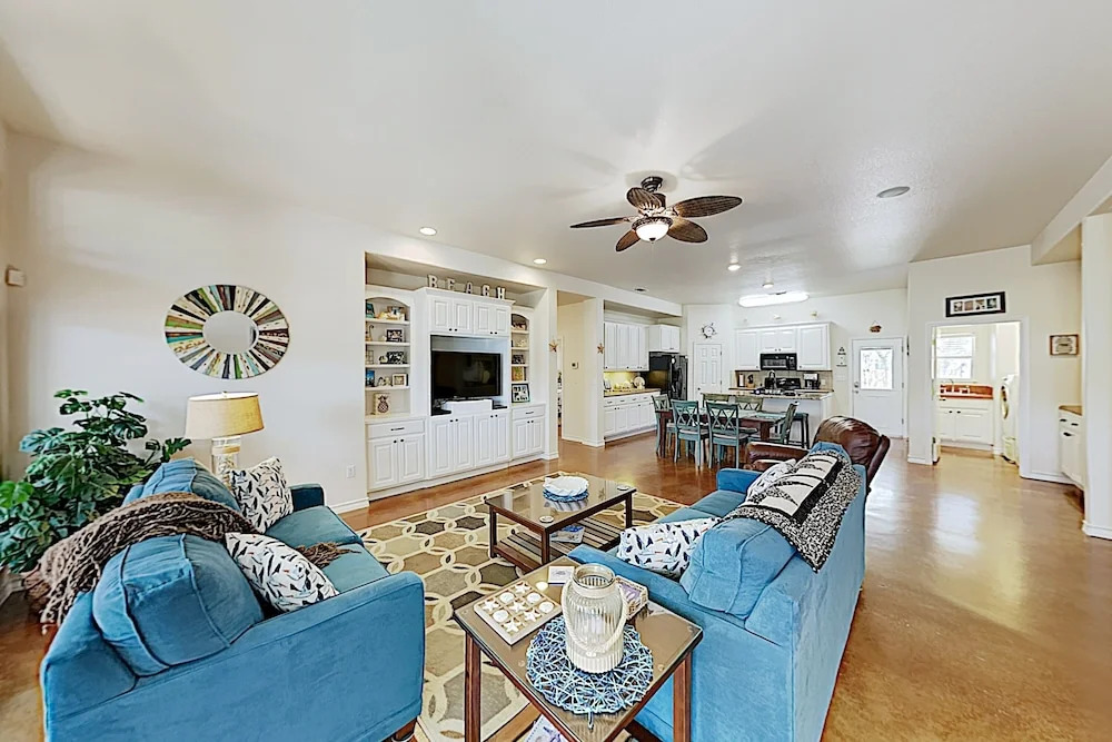 Festive Rockport W/ Large Yard, Near Beach 3 Bedroom Home