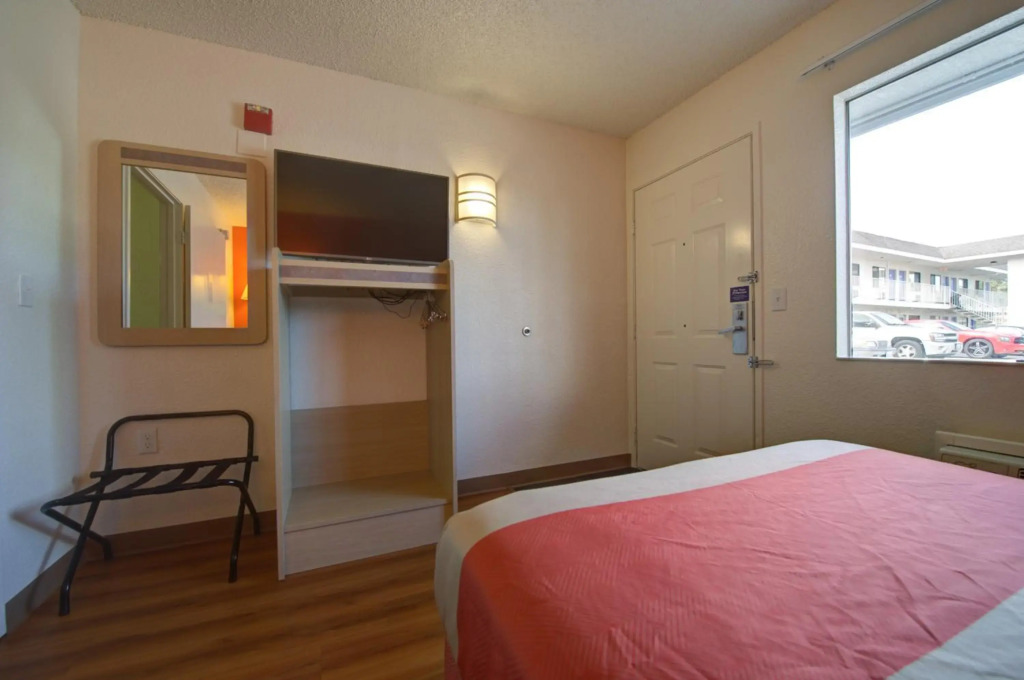Motel 6-Seattle, WA - Airport
