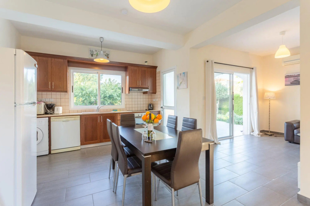 Sun Beach Villa Tria