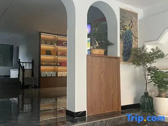 Yunxi and Home Hotel