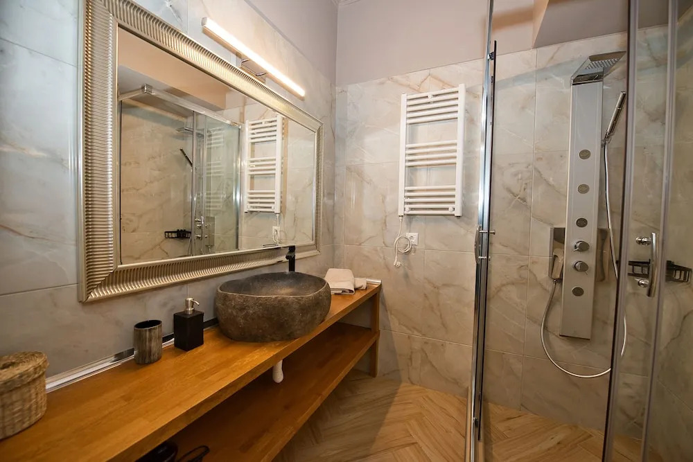Rastoni Athens Suites near Acropolis at Tsatsou street