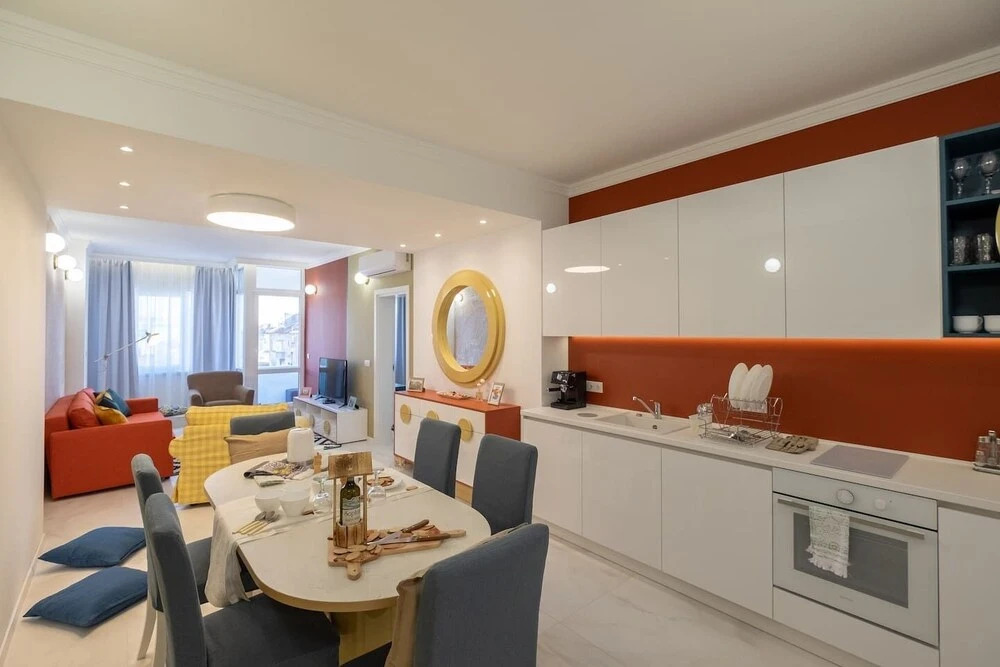 FM Luxury 3-BDR Apartment - Splendid Shapes