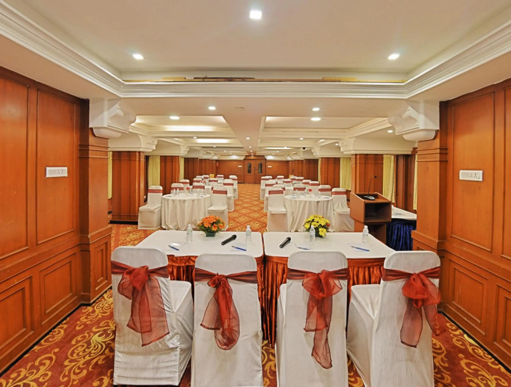 Hotel Gokulam Park