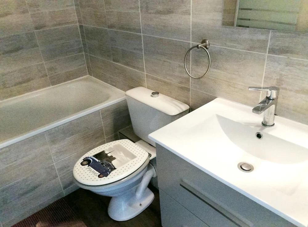Studio in Les Mathes, With Furnished Balcony