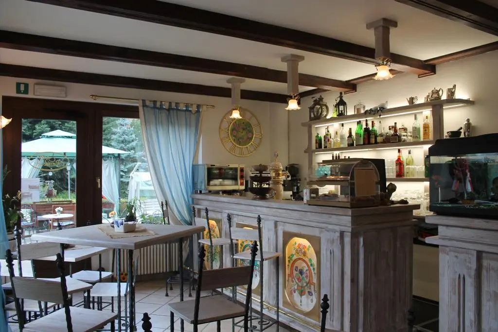Jolly Residence
