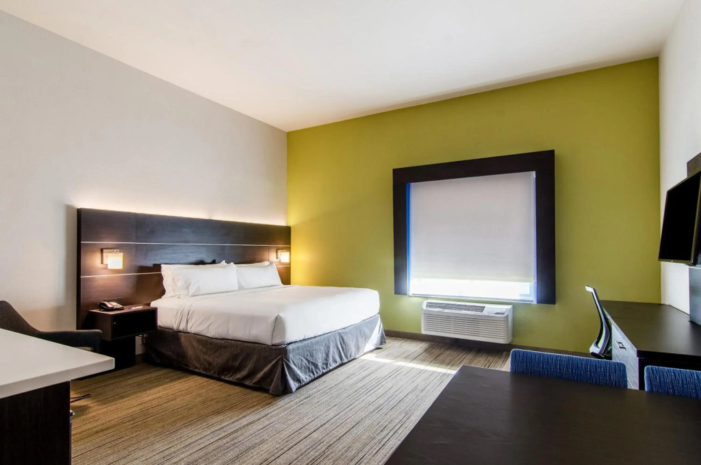 Holiday Inn Express & Suites - Atchison by IHG