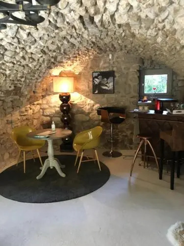 Chez Helen