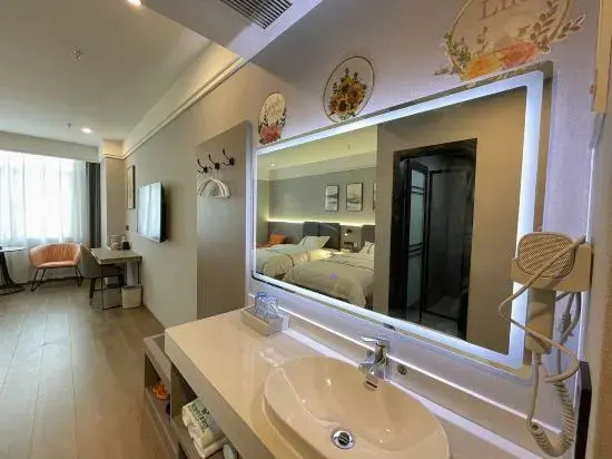 Bosite Hotel (Bozhou College South Railway Station)