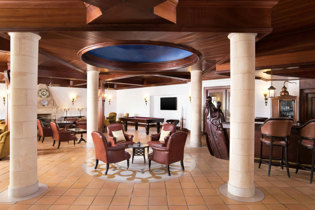 Pine Cliffs Ocean Suites, a Luxury Collection Resort & Spa, Algarve