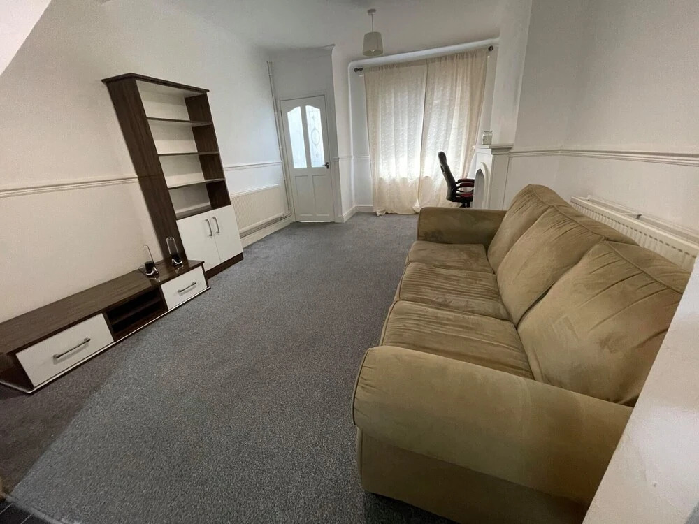 2 Bed House Near Everton Football Club Liverpool
