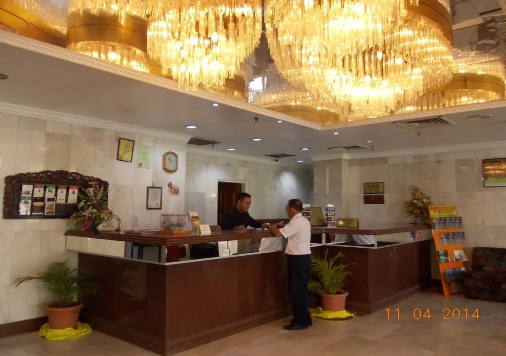 Hotel Grand Crystal