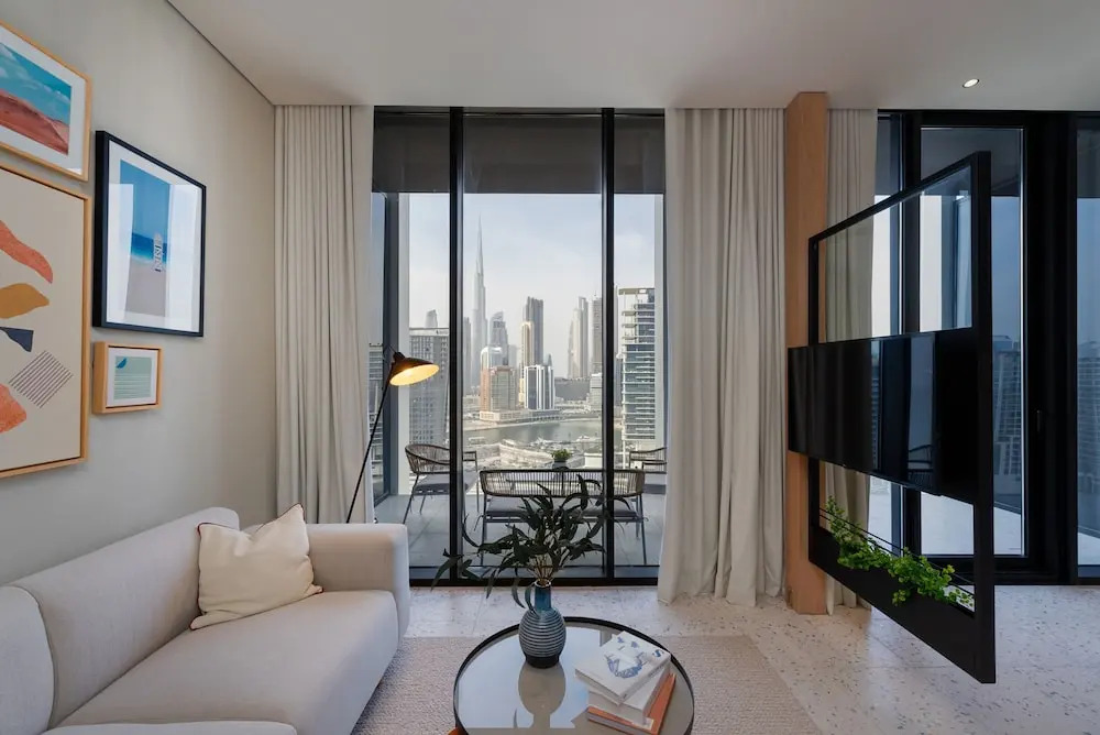 Sleek Business Bay Studio Burj View Balcony