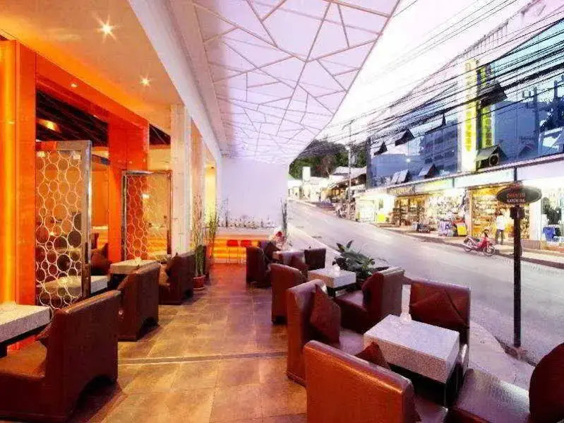 White Peach Hotel