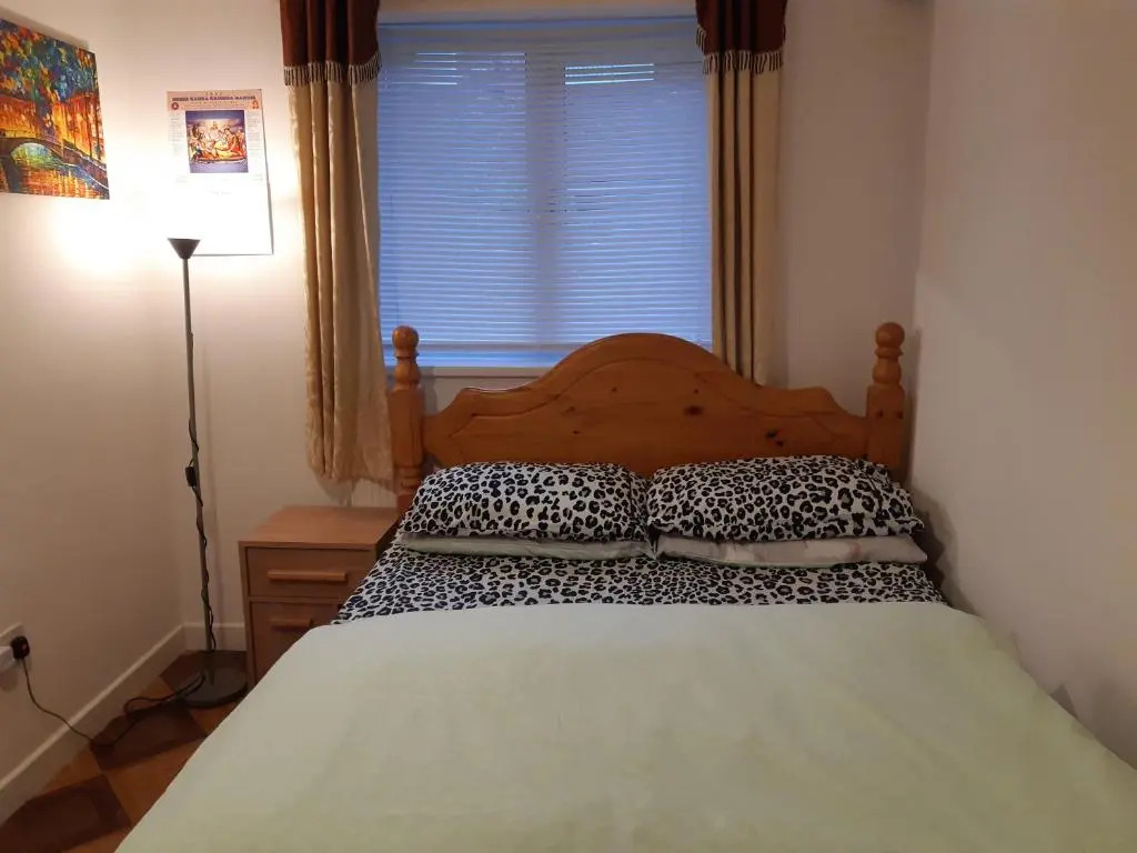Comfortable double bedroom lovely bungalow