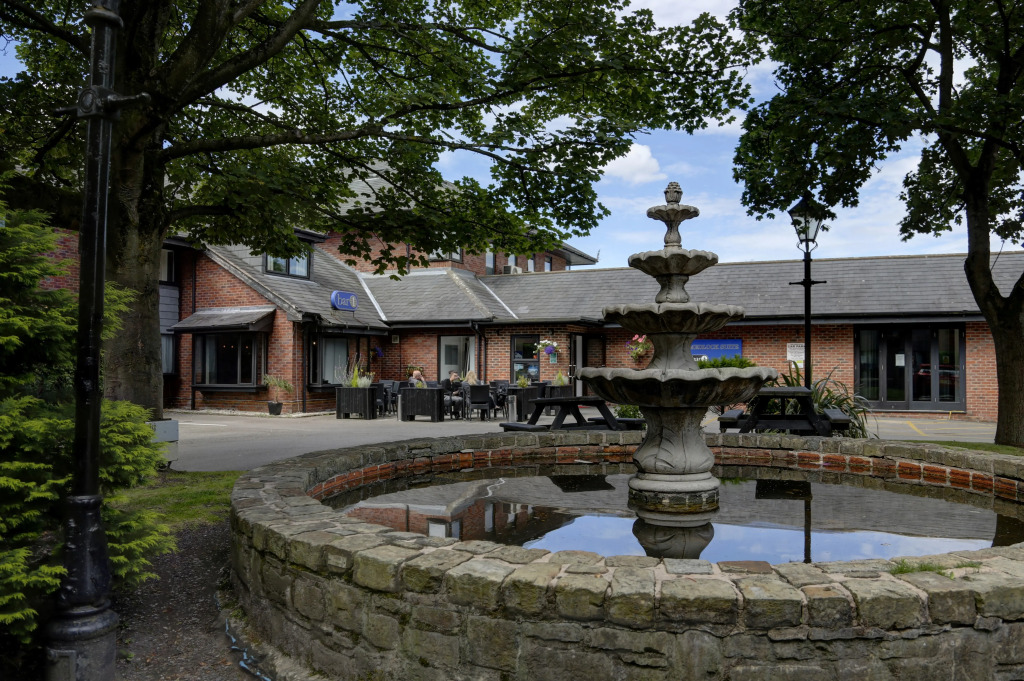 Holiday Inn - Manchester - Oldham by IHG