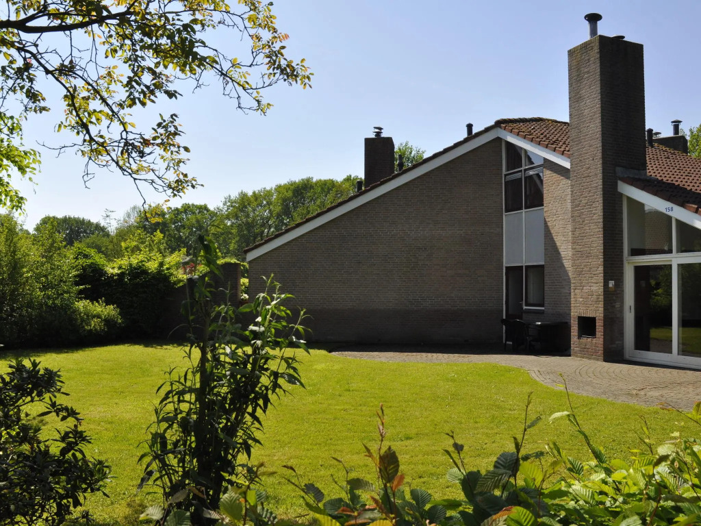 Comfortable holiday home with dishwasher, 16 km. from Assen