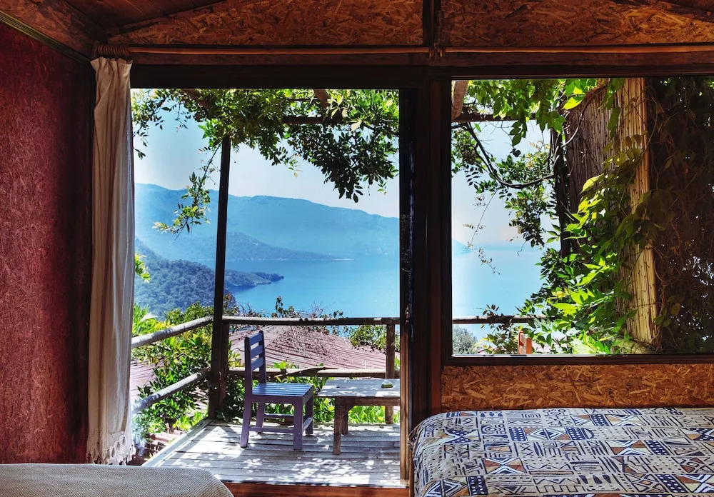 Deep Ocean Camping-Adults Only