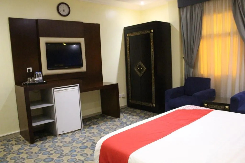 OYO 102 Tobal Al Hamra Hotel Apartments