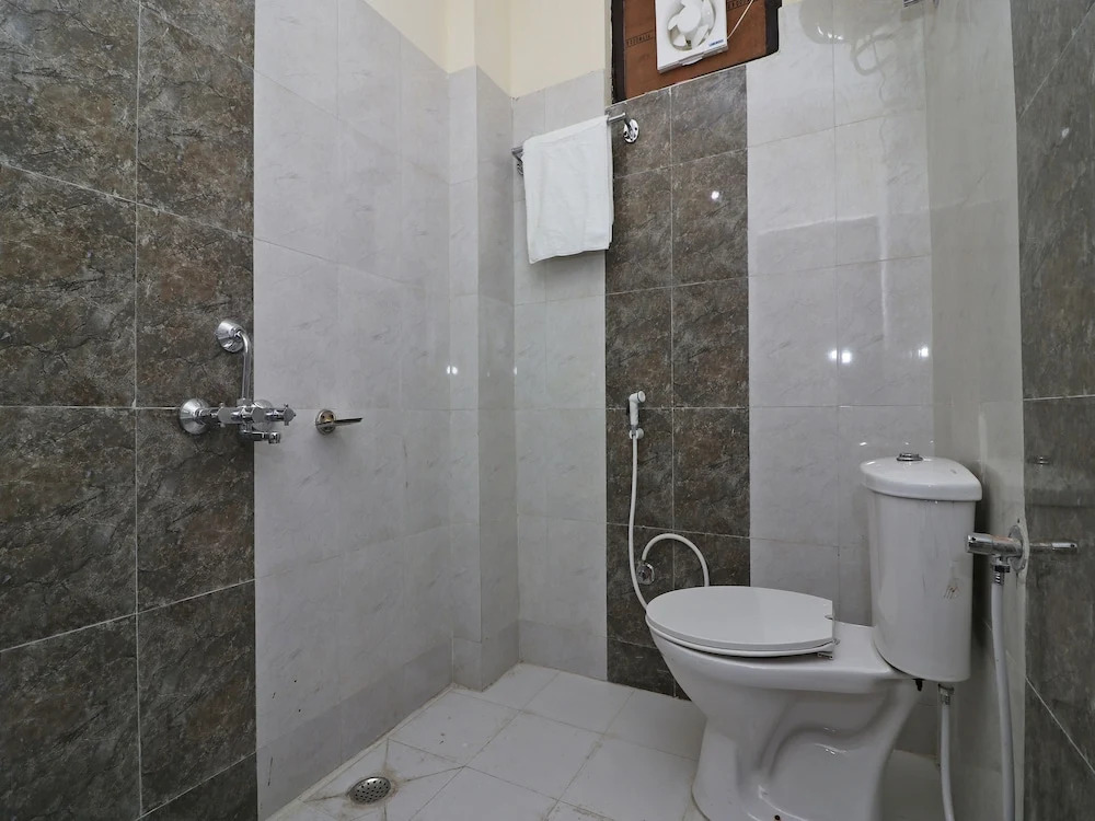 OYO 14192 Home Cozy 1BHK Cottage Sattal Road