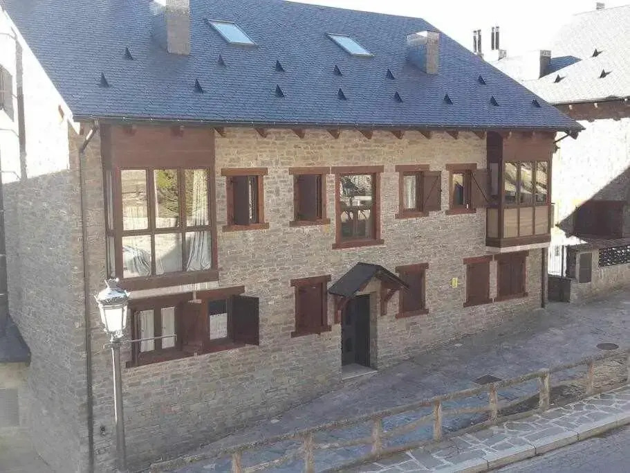La casita de Carol apartamento vacacional con piscina en Panticosa
