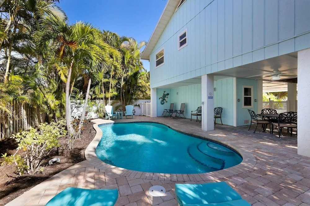 Dock Of The Bay 2 Bedroom Home by RedAwning