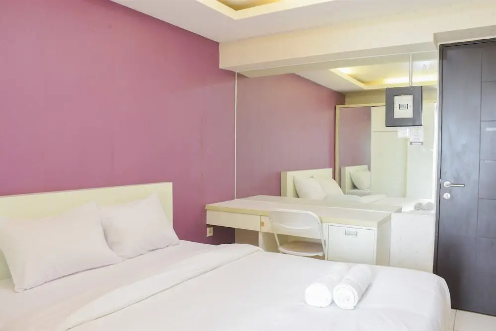 Homey and Simply Studio Room at Kebagusan City Apartment
