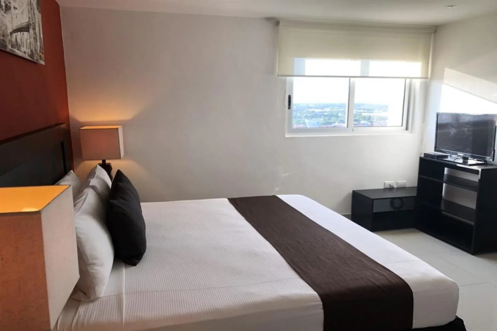 Suites Malecon Cancun