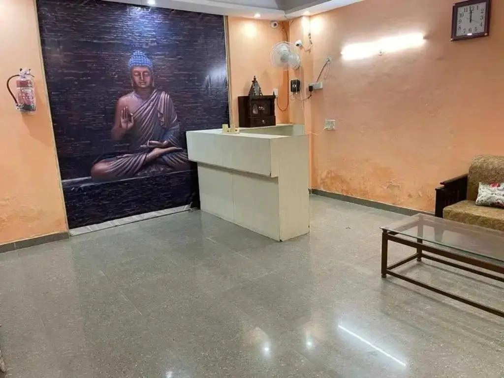 Spot On 88657 Hotel Dazi Star