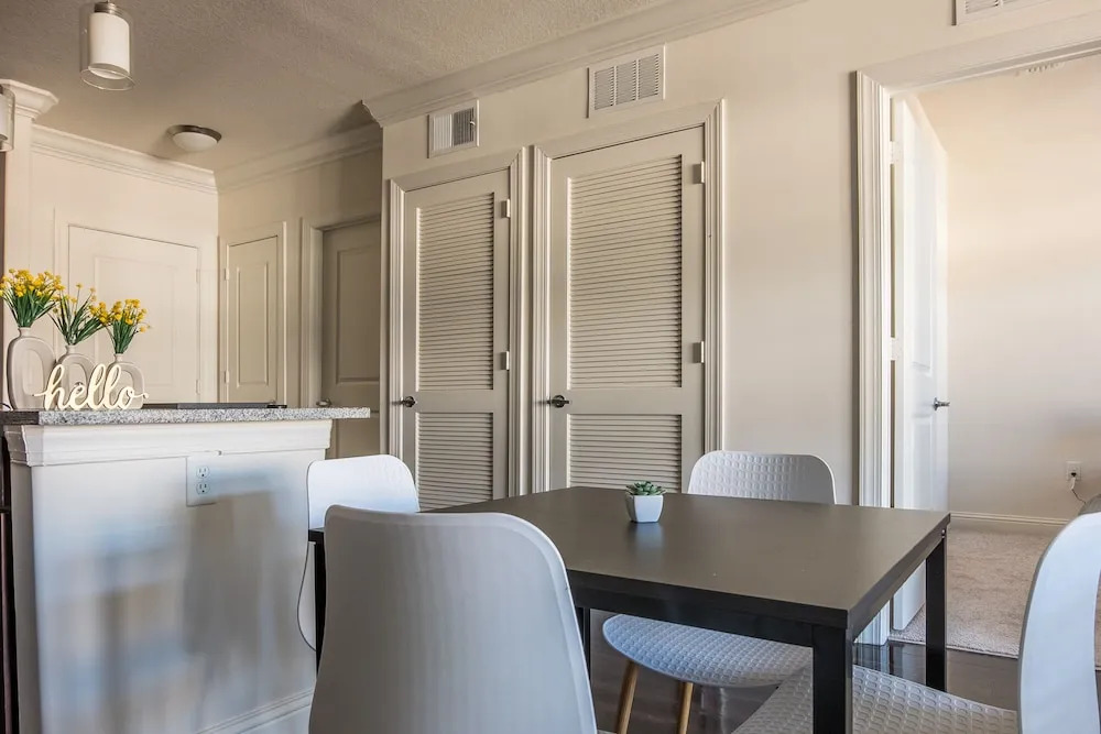 Spacious Apartments by Frontdesk