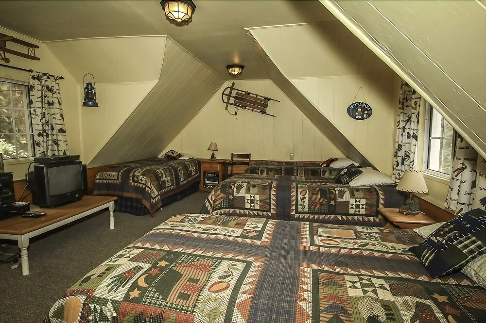 Ponderosa - 2 Br home by RedAwning