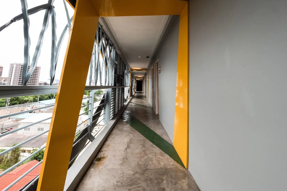 Curve Boutique Hotel
