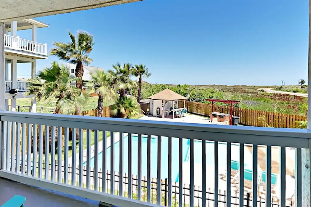 122 Sea Breeze - Sutdio Condo