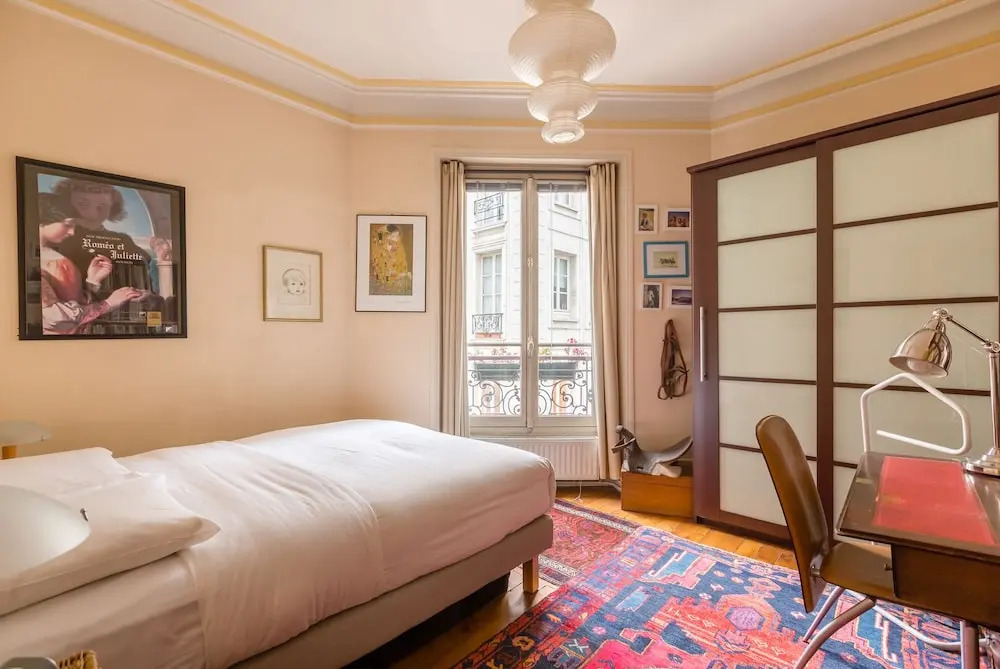 Quai aux Fleurs Apartment
