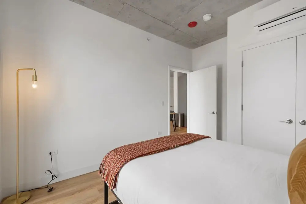 4BR Group Retreat Near Lincoln Park