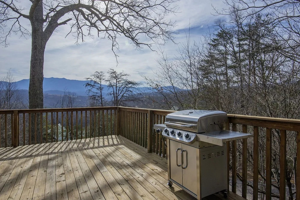 Never-ending View by Heritage Cabin Rentals