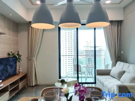 Ooak Suites | Mont Kiara | Mall | Babycot | 4 Pax