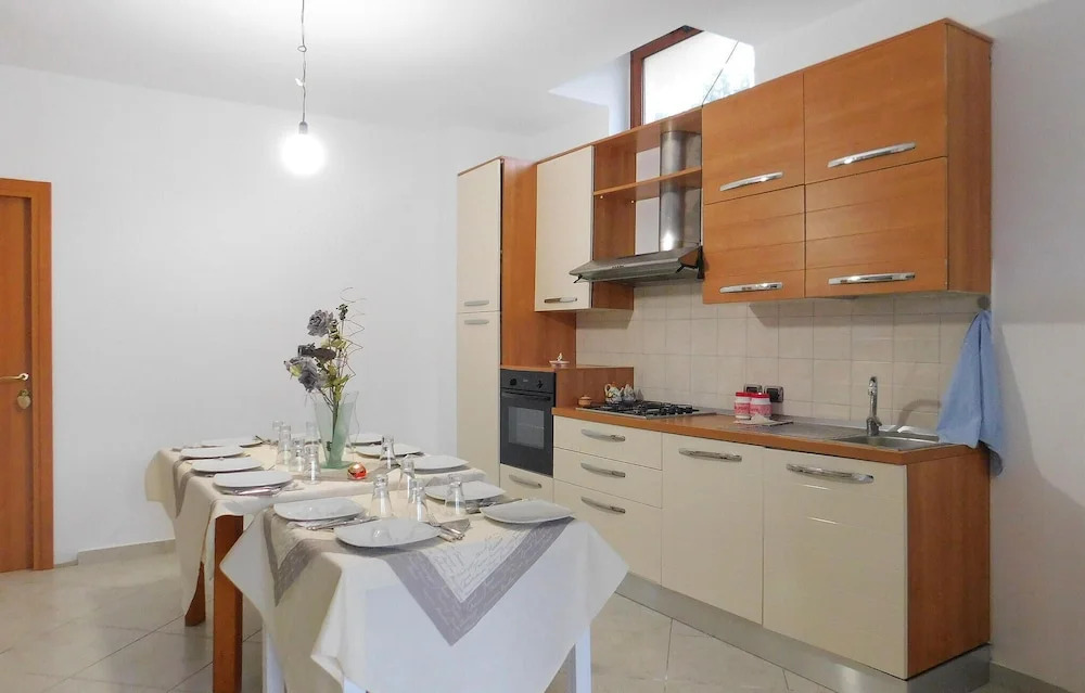 Nice Home in Montepaone With 5 Bedrooms, Wifi and Outdoor Swimming Pool
