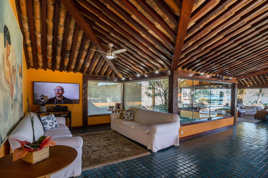 Cinematográfica Mansão Pé na Areia