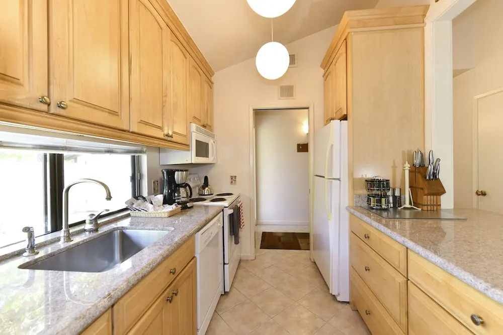 16 Fairways 2 Bedroom Condo by RedAwning