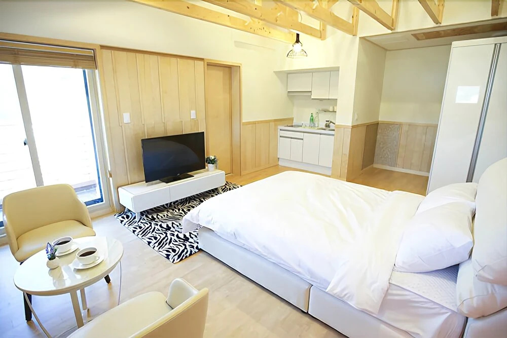 Yeongwol River Palace Pension
