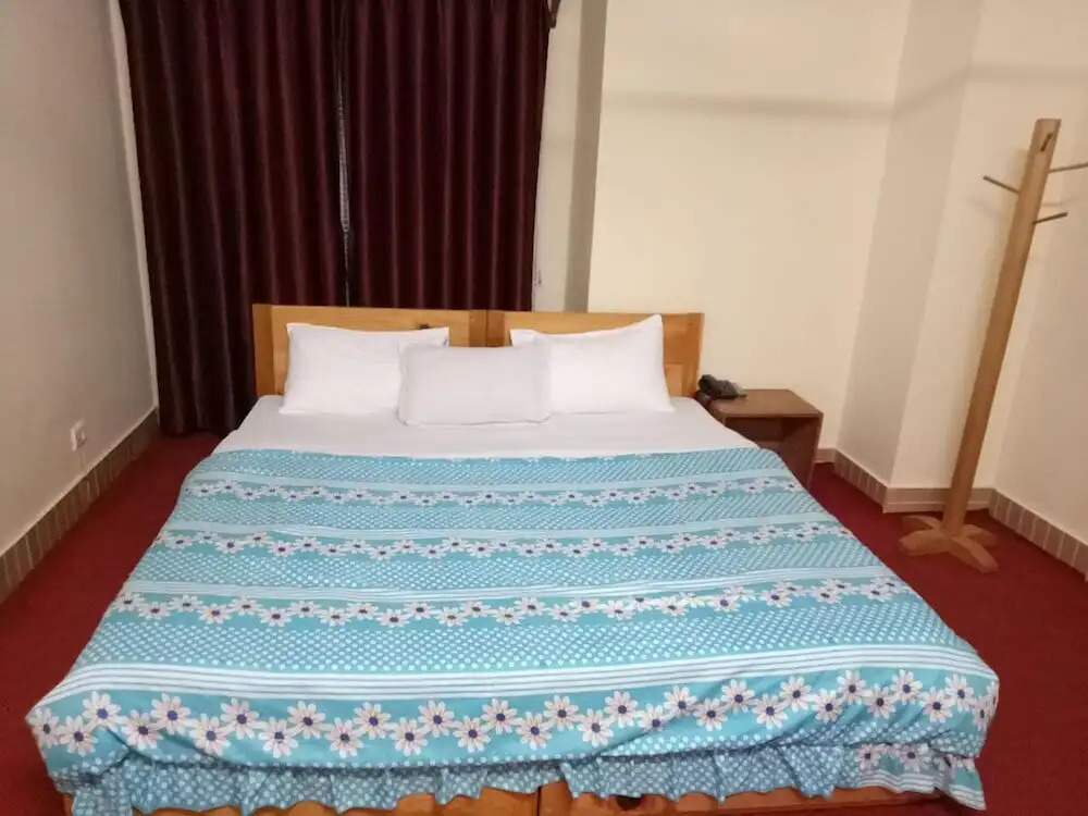 City Hotel
