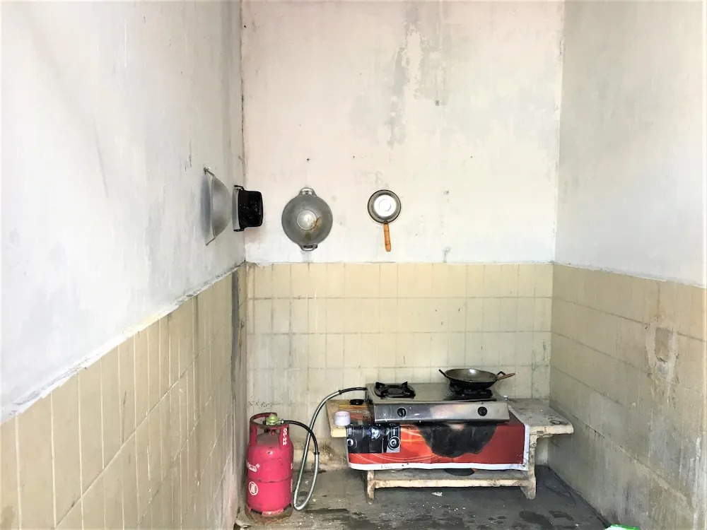Tambak Bayan Guesthouse