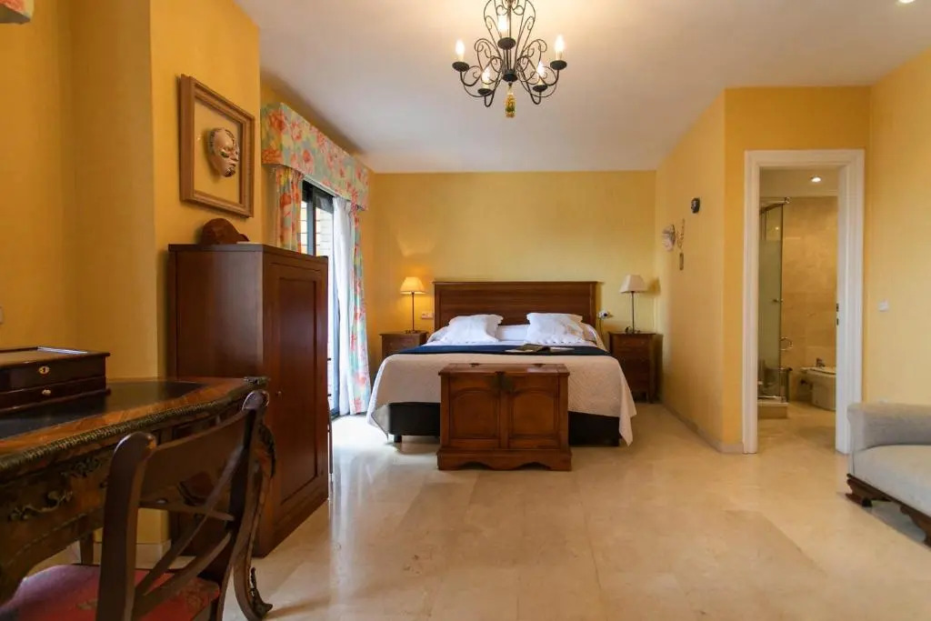 4 bedroom apartment close by beach in Fuengirola