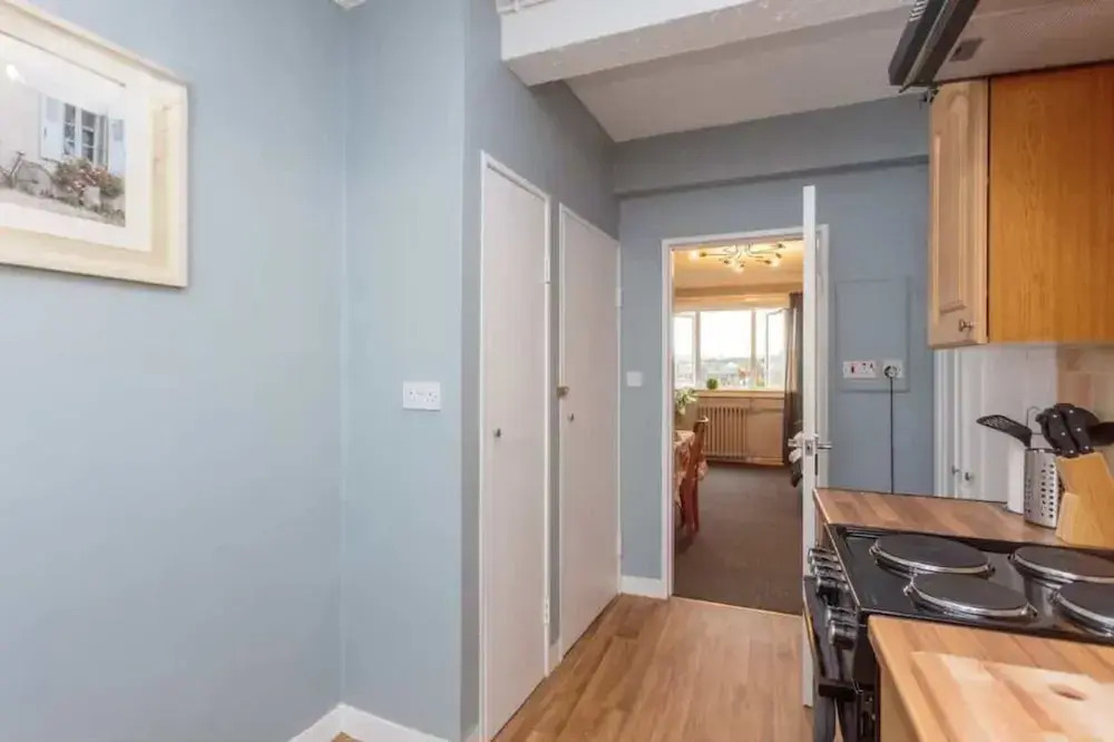 3 Bedroom Apartment on 5th Floor With Elevator