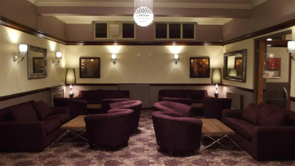 The Raven Hotel