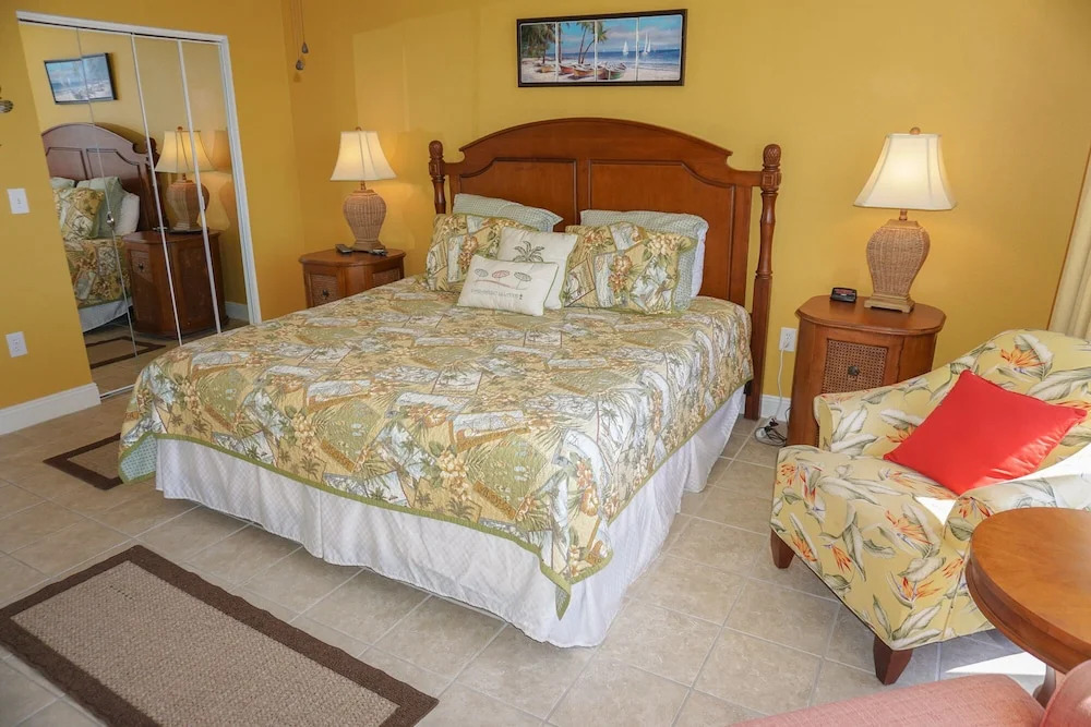 Emerald Beach 1725 - 1083851
