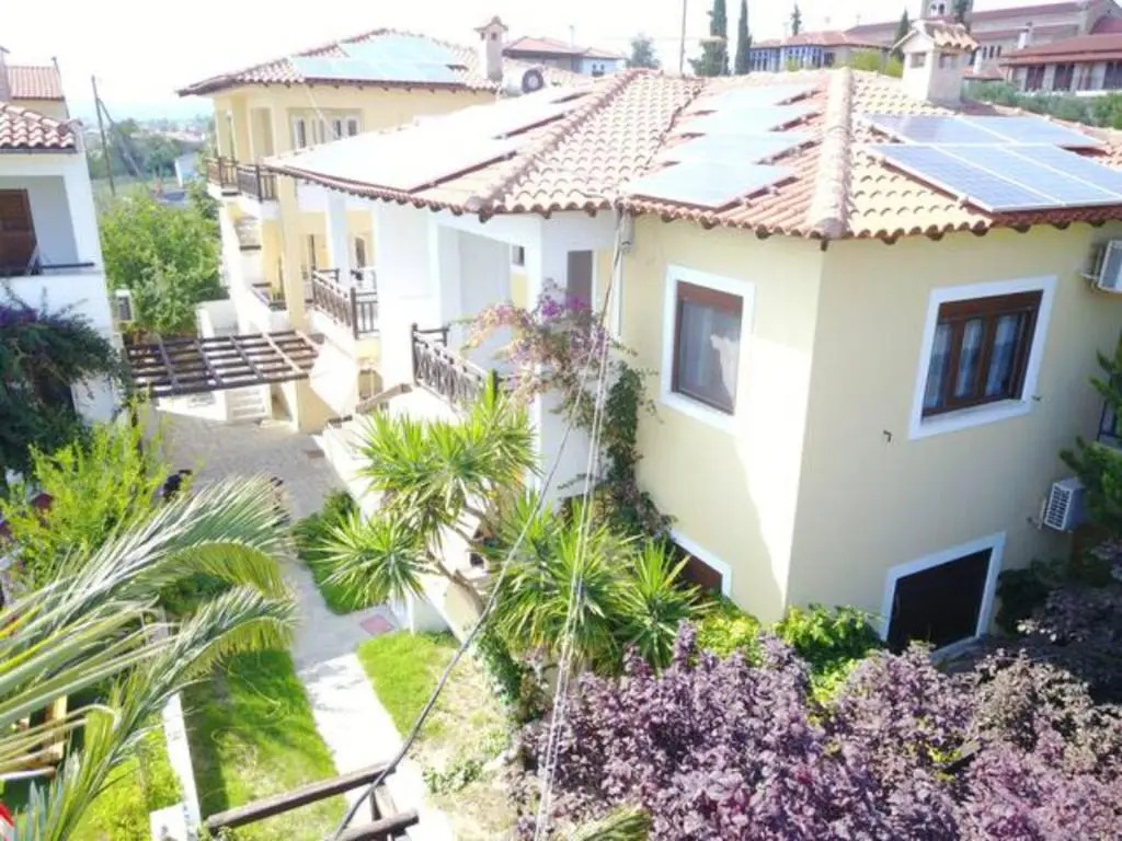 Melina Apartments - Bright Holiday Apartment in Nikiti